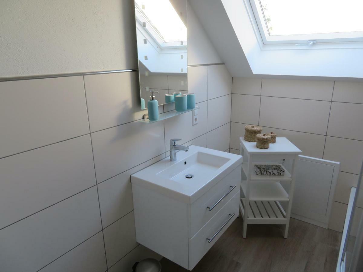 Weingut Grafenhof Apartment Heuchelheim-Klingen Bagian luar foto